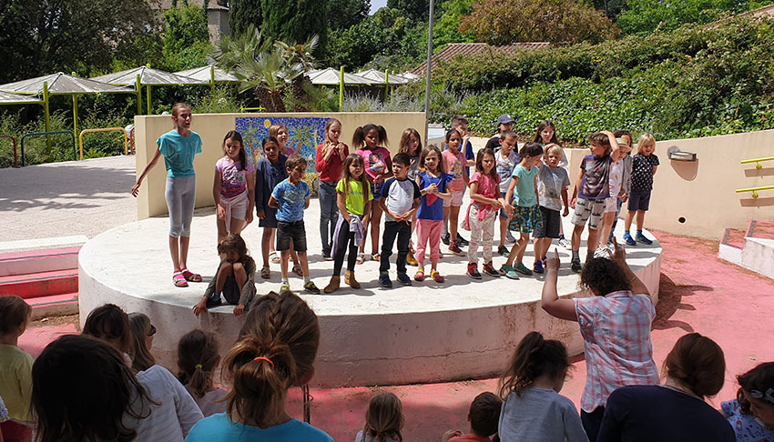 La chorale de l'école Montessori d'Antibes